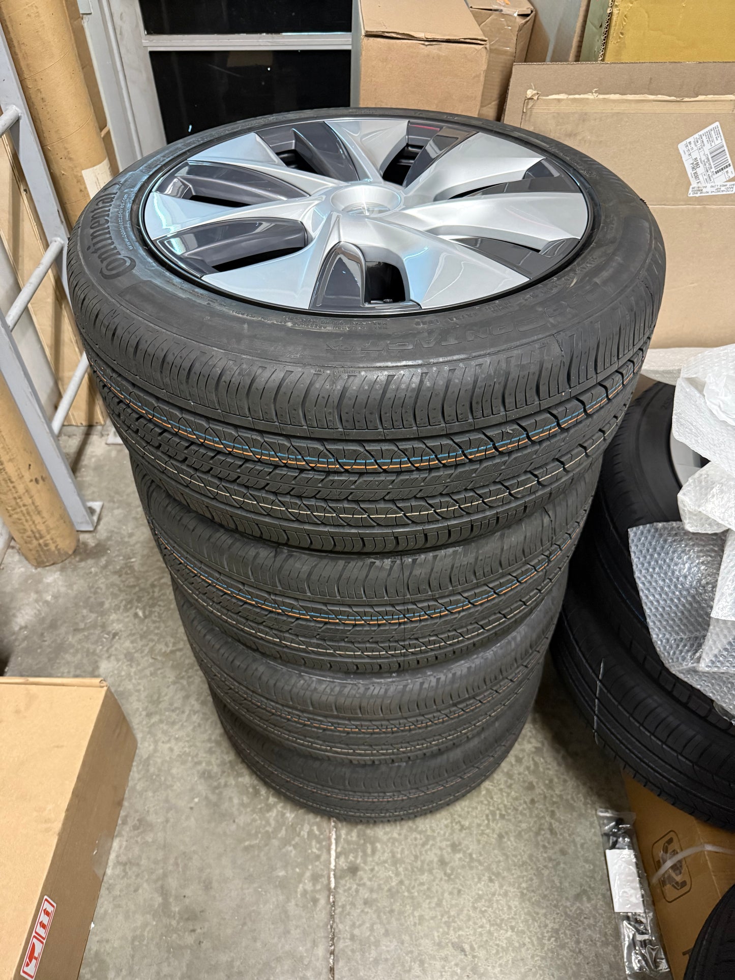 Tesla Model Y Wheel & Tire Package – 19″ (Brand New OEM)