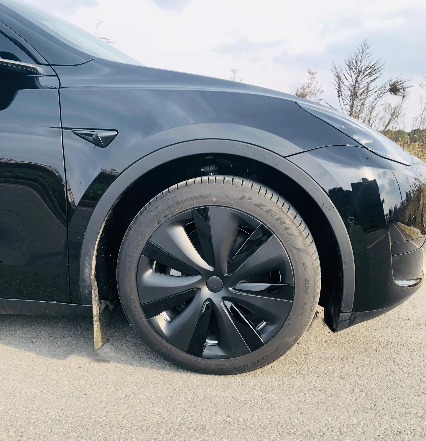 Tesla Model Y Dark Gemini Wheel & Tire Package – 19″ (Brand New OEM)