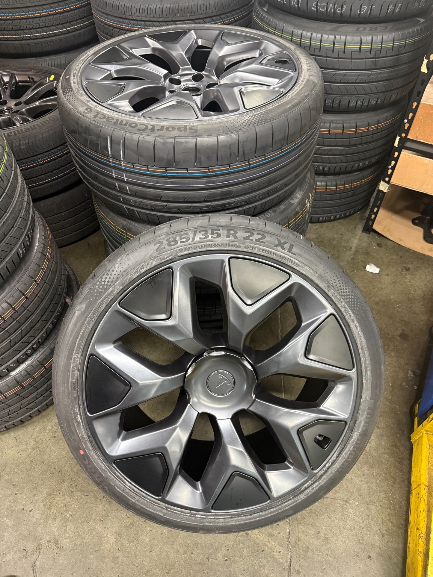 Model X - 22" Machina Wheels