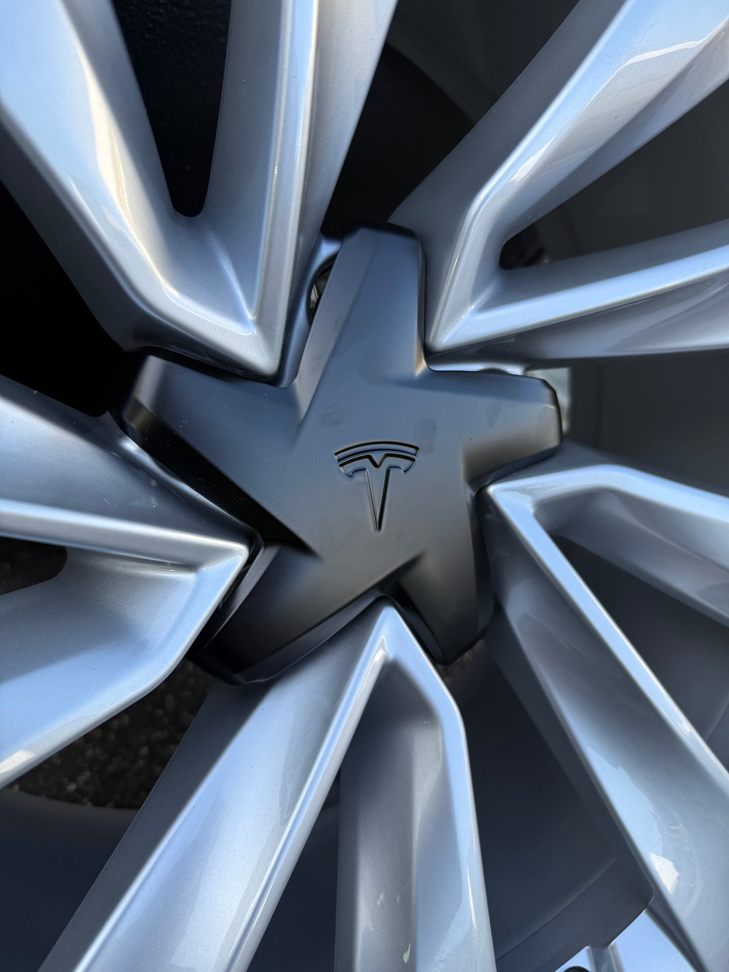 Brand New - OEM Tesla Model Y Helix 2.0 Wheels and Tire Package Set of 4